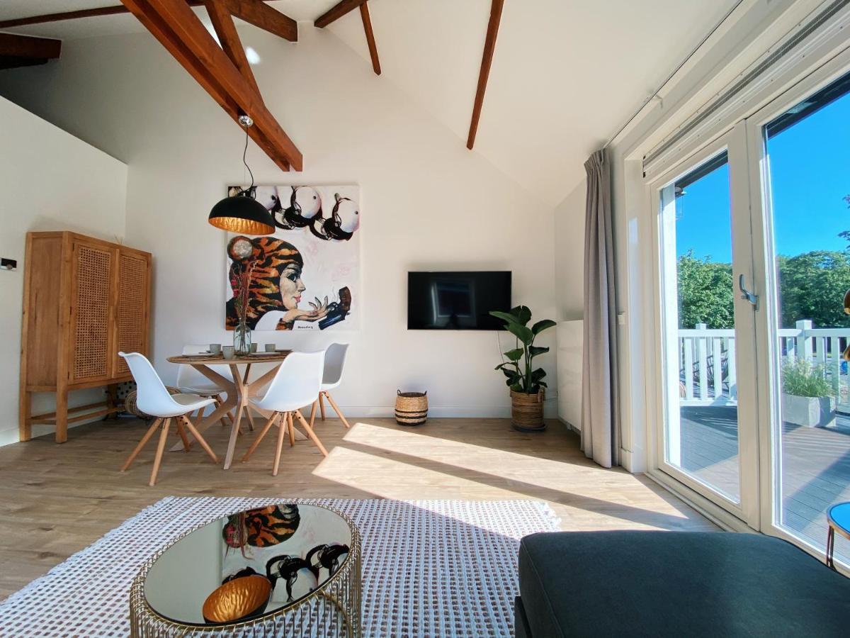 Luxurious Historical Loft Close To The Beach!! 바세나르 외부 사진
