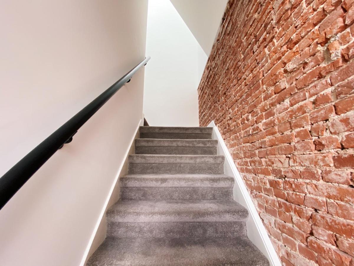 Luxurious Historical Loft Close To The Beach!! 바세나르 외부 사진