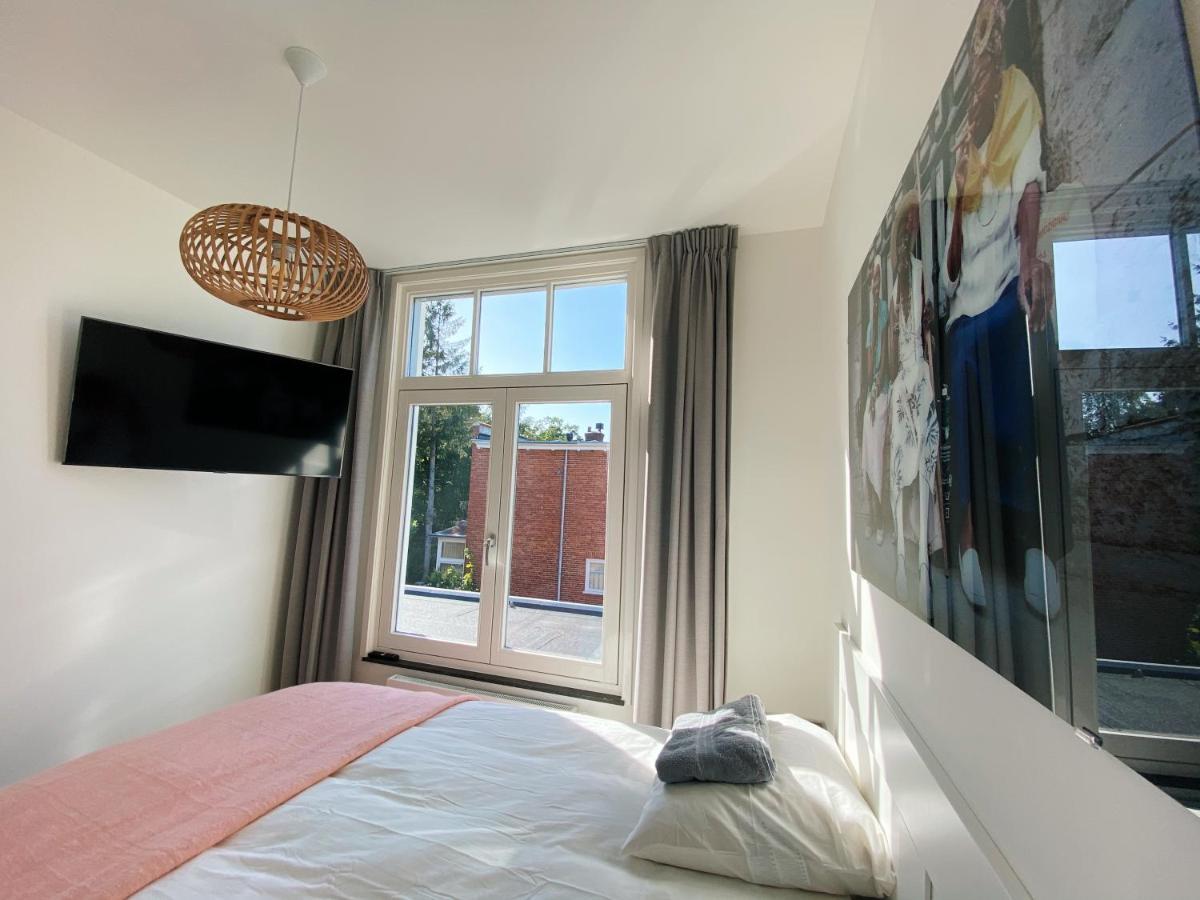 Luxurious Historical Loft Close To The Beach!! 바세나르 외부 사진
