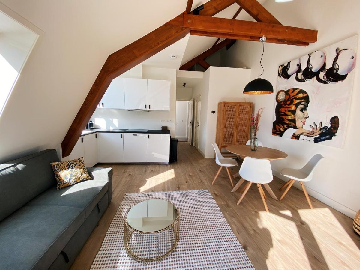 Luxurious Historical Loft Close To The Beach!! 바세나르 외부 사진